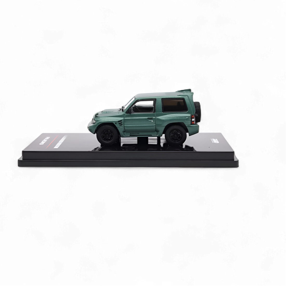 Mitsubishi Pajero Evolution Satin Green 1:64 by Inno64  5